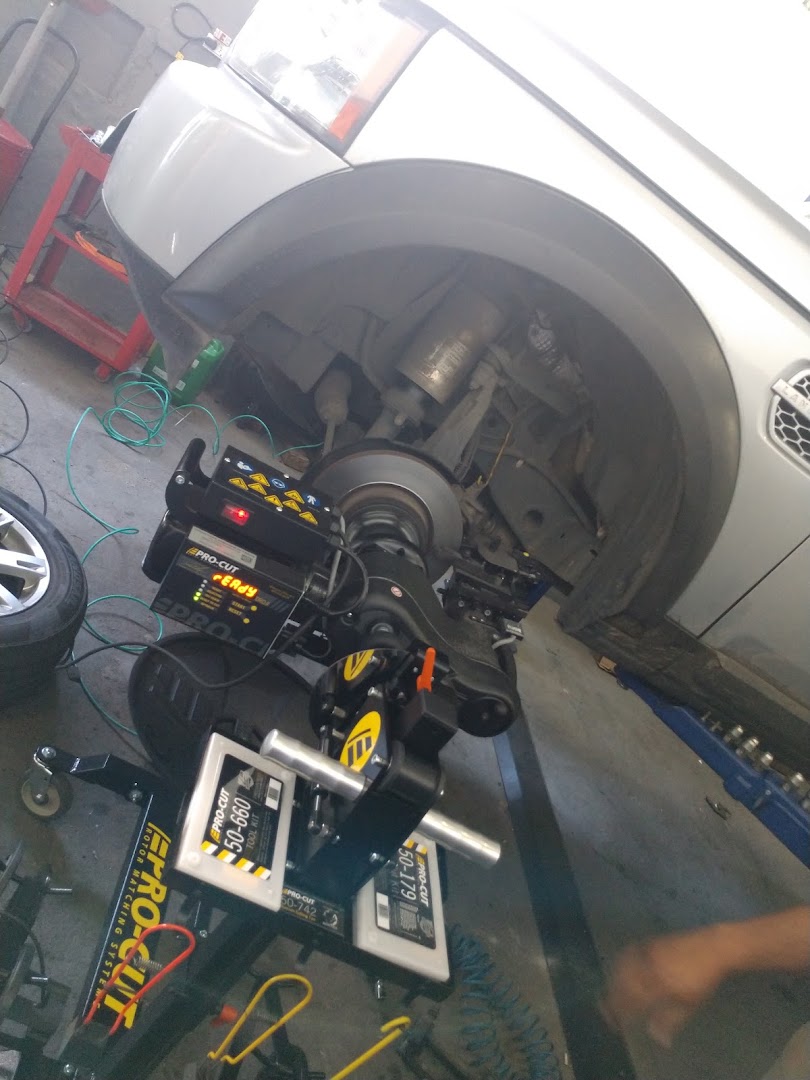 Oficina Mecânica Veiculo Motor - Especializada em Land Rover e 4x4.... foto 3